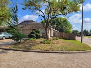 Building Photo - 11002 Longtom Ct