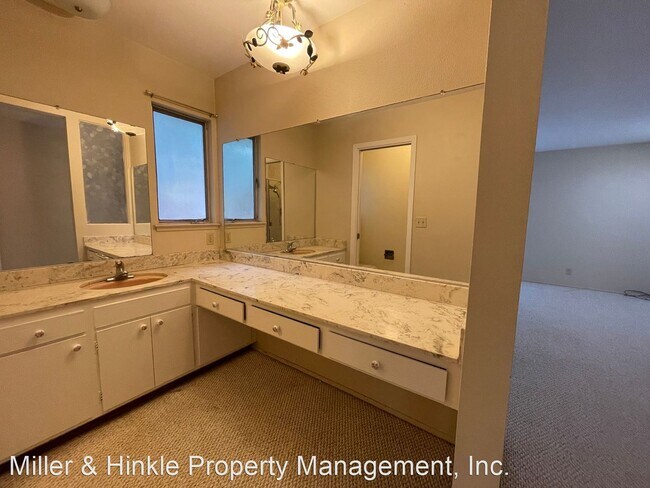 Building Photo - 4 br, 2 bath House - 3323 Mira Vista Ct