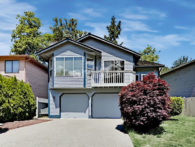 Building Photo - 2078 SE 8th Dr