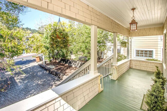 Foto del edificio - Stellar Mill Valley Location