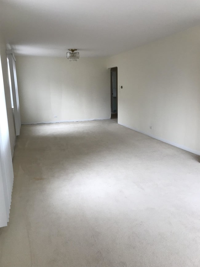 Photo - 2644 W Balmoral Ave