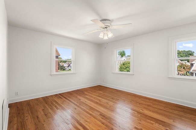 Building Photo - FIRST MONTH FREE* Twin home with new carpe...