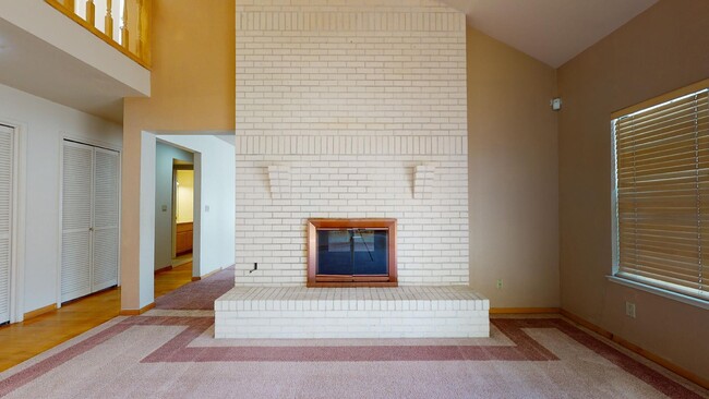 Building Photo - 2024 Dorset Ln