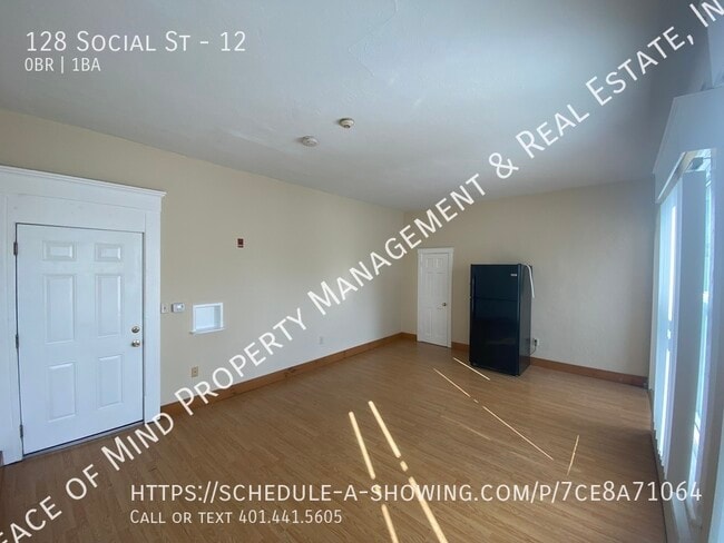 Building Photo - 128 Social St
