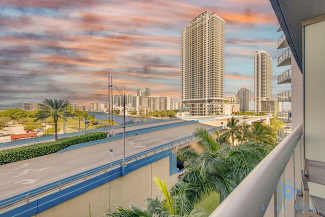 Foto del edificio - 2602 E Hallandale Beach Blvd