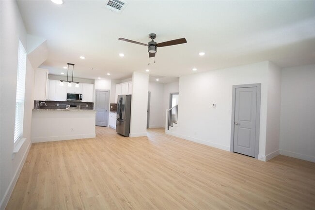Photo - 3817 Winfield Ave Apartment