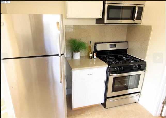 kitchen - 543 Palace Ct