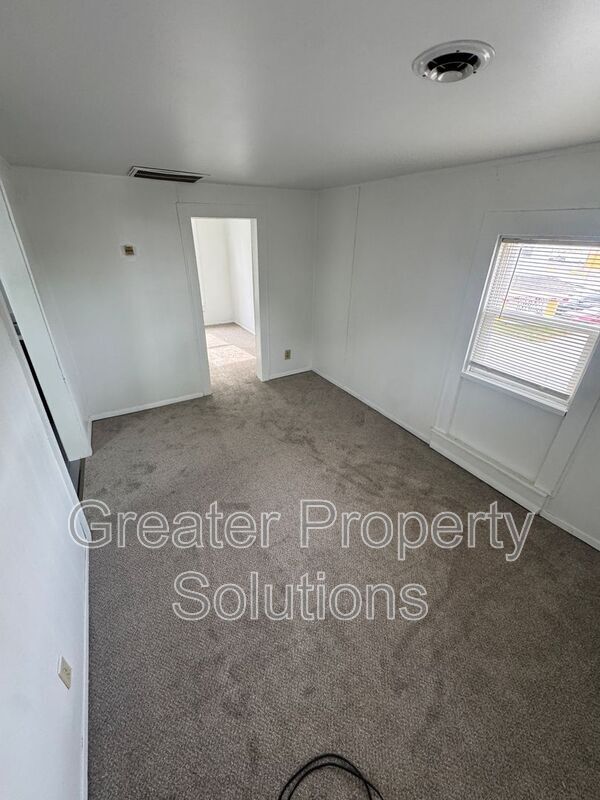 Building Photo - 158 N Union St