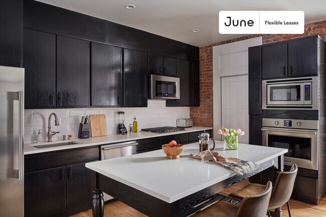 Building Photo - Modern ROOM at The Hamilton House