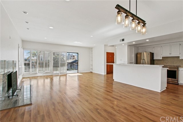 Building Photo - 33 4th St