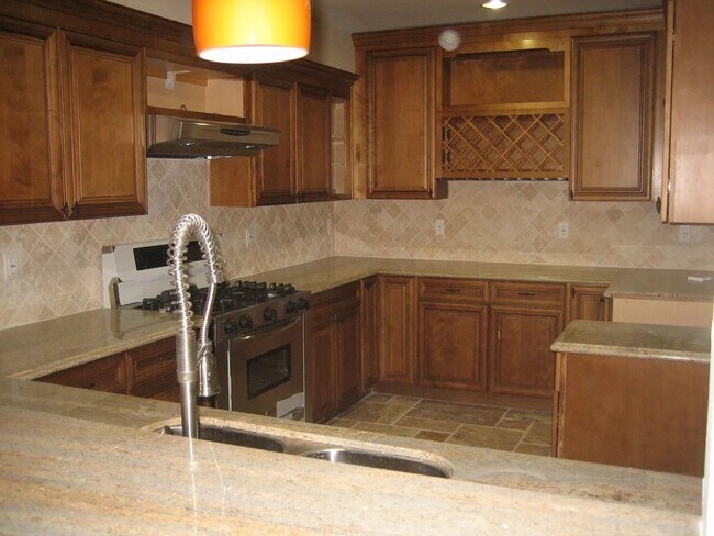 Ketchin - 1845 Federal Ave