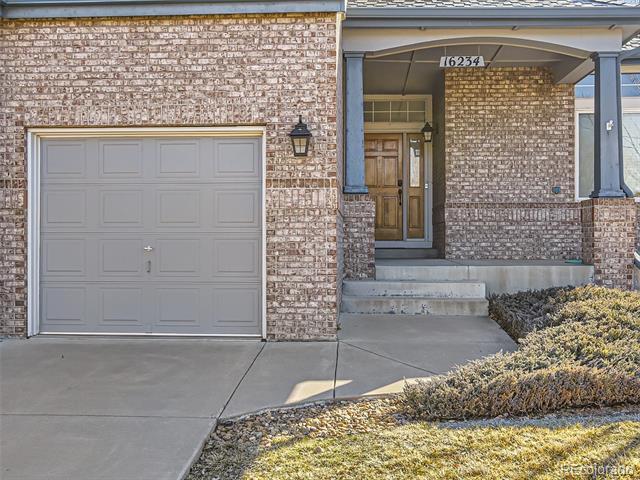 Building Photo - 16234 Creekview Dr