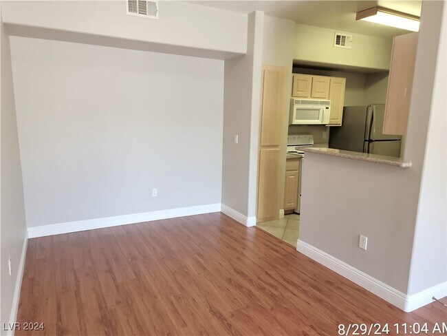 Building Photo - 8000 W Badura Ave