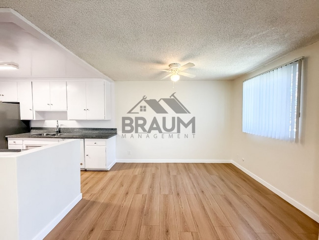 Foto del edificio - 6041 Whitsett Ave