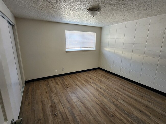 Foto del edificio - Remodeled 2 bedroom Apartment