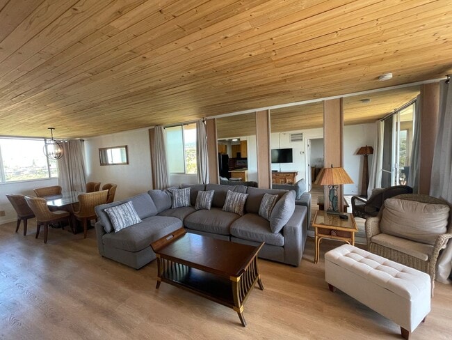 Foto del edificio - Royal Kahana Top Floor 2 bed/2bath