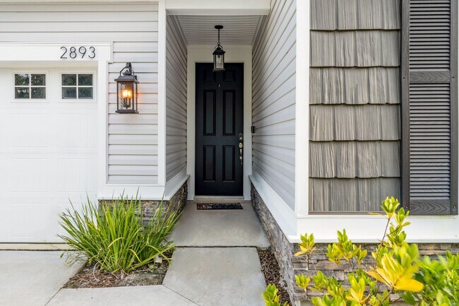 Building Photo - 2893 Farmall Dr