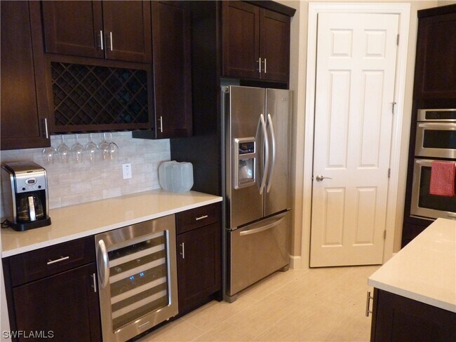 Foto del edificio - 9309 Quarry Dr