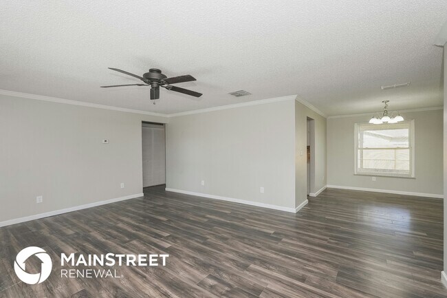 Foto del edificio - 7829 Glencoe Dr