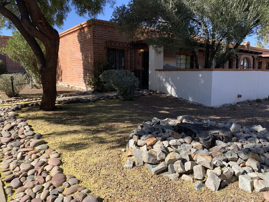 206 S Paseo Quinta, Green Valley, AZ 85614 Townhome Rentals in Green