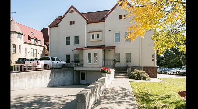 330 Ridgeland Avenue - 330 Ridgeland Avenue Apartments