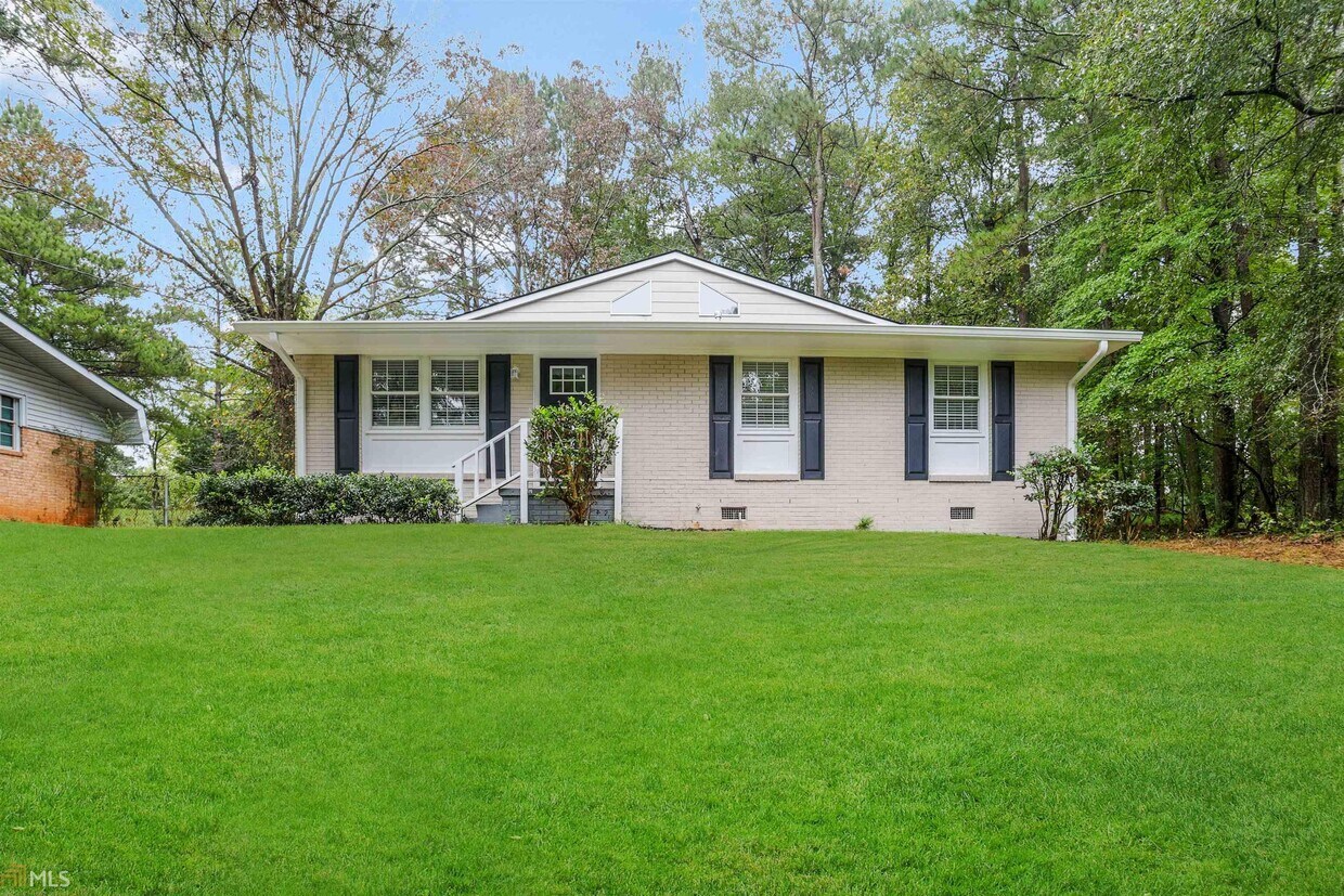 Primary Photo - 762 Plainville Way SW