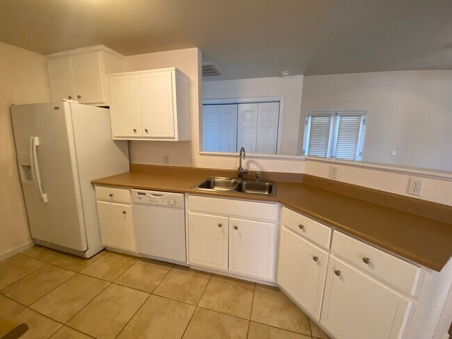 Foto del edificio - 3555 Brentwood Pl