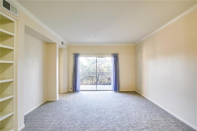 Building Photo - 6000 Shepherd Mountain Cove