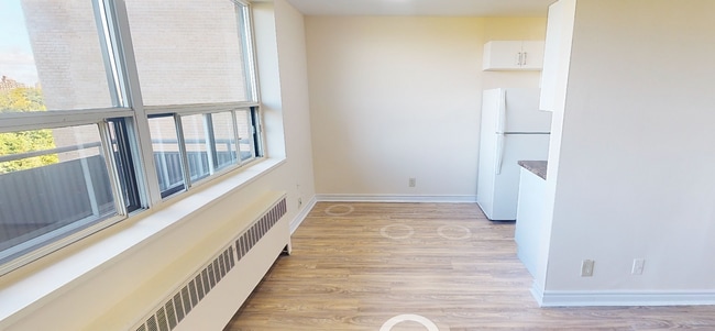 Building Photo - 1BD +1BATH Located in the heart of Etobicoke