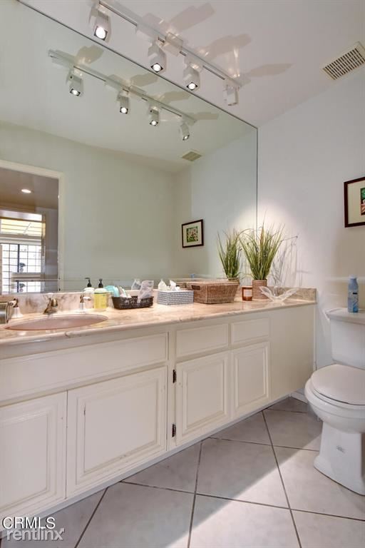 Building Photo - 2 br, 1.5 bath Condo - 640 S Lake Ave Apt 102