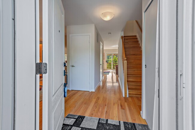 Building Photo - 7261 Dockside Ln