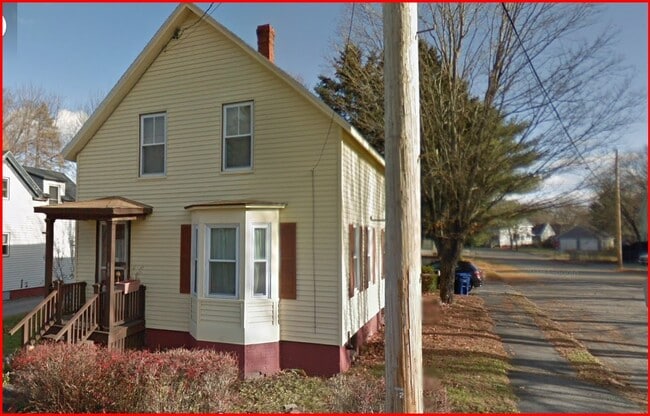 Building Photo - 110 Haskell St