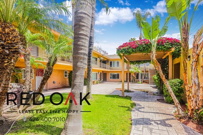 Building Photo - 1800 W Glencrest Ave