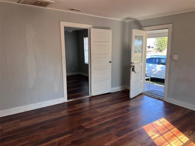 Foto del edificio - 507 Harrison Ln