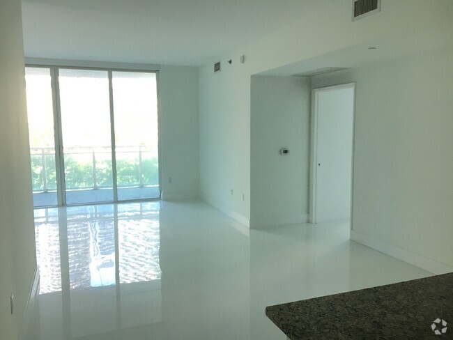 Building Photo - 950 Brickell Bay Dr