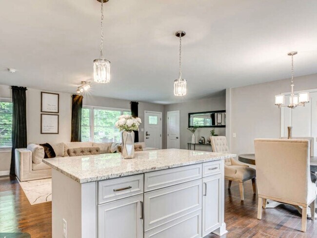 Building Photo - 3 Bedroom Single Family Home in Atlanta