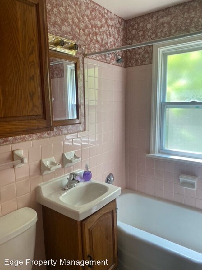 Building Photo - 3 br, 1 bath House - 1630 Euclid Ave.