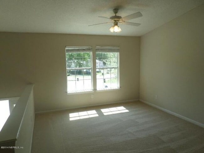 Foto del edificio - Welcome to this charming 2-bedroom, 2-bath...