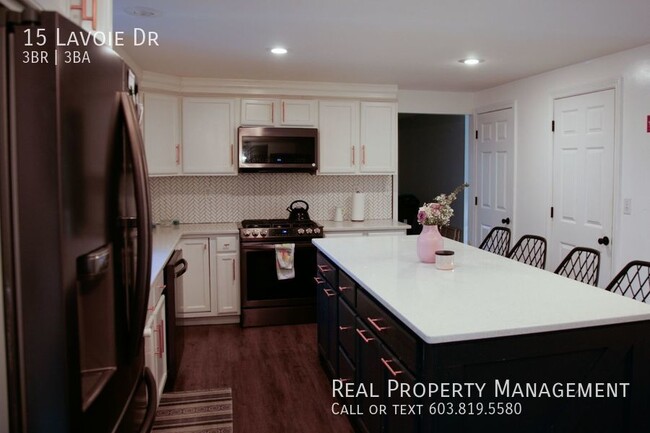 Building Photo - Inviting 3 Bed, 2.5 Bath Home Nestled in N...