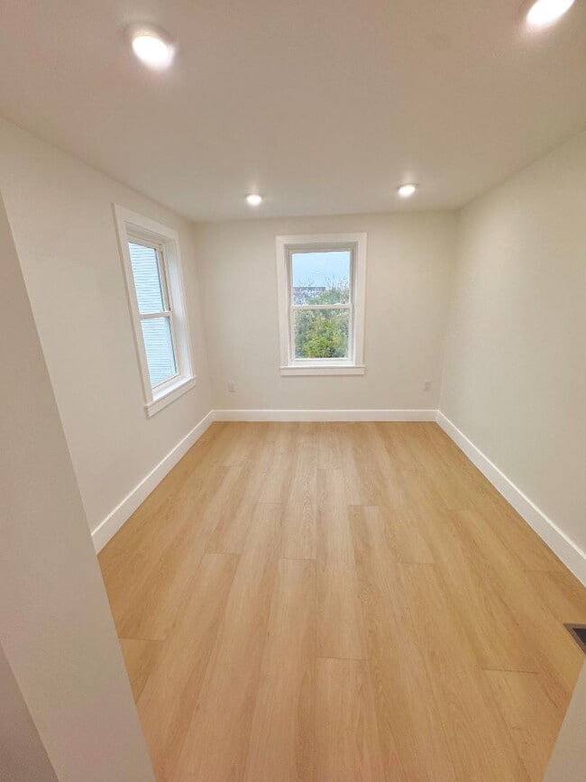 Photo - 118 E Huntingdon St Apartment