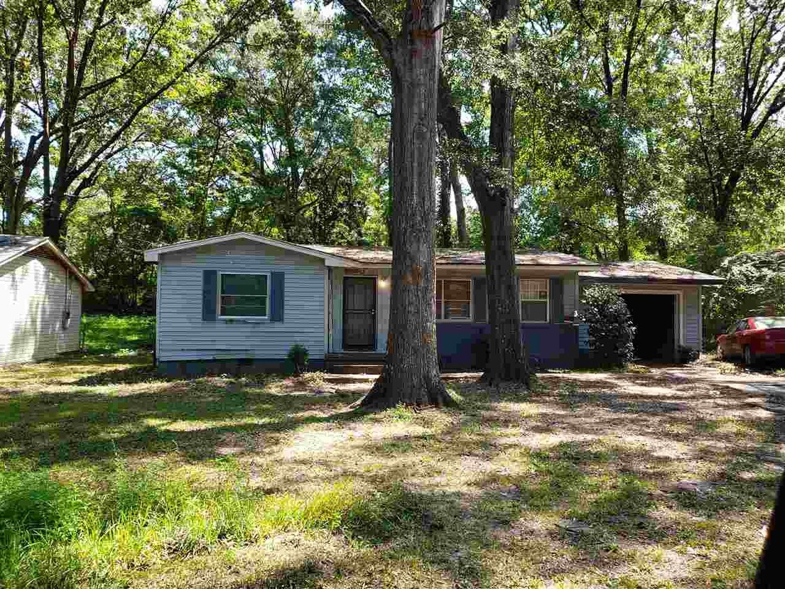 Primary Photo - 2430 Paden St