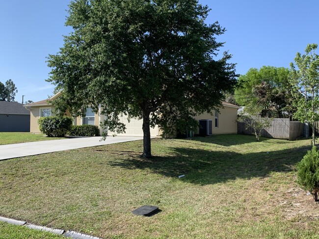 Foto del edificio - 269 SW Ridgecrest Dr