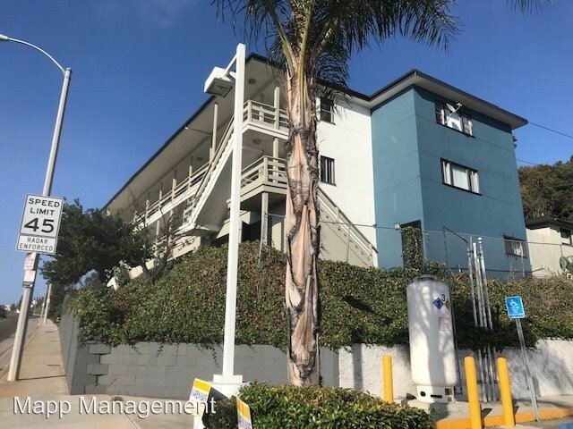 Primary Photo - 5642 South La Brea Ave