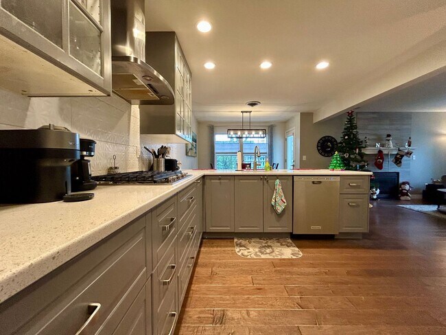 Building Photo - Welcome to your new home! | MOVE IN SPECIAL