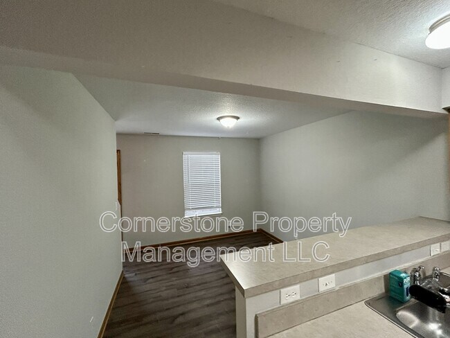 Building Photo - 1500 E 24th St