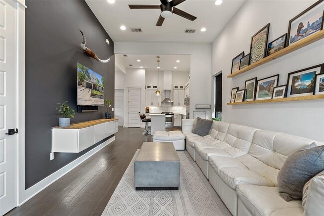 Foto del edificio - 2917 E 13th St