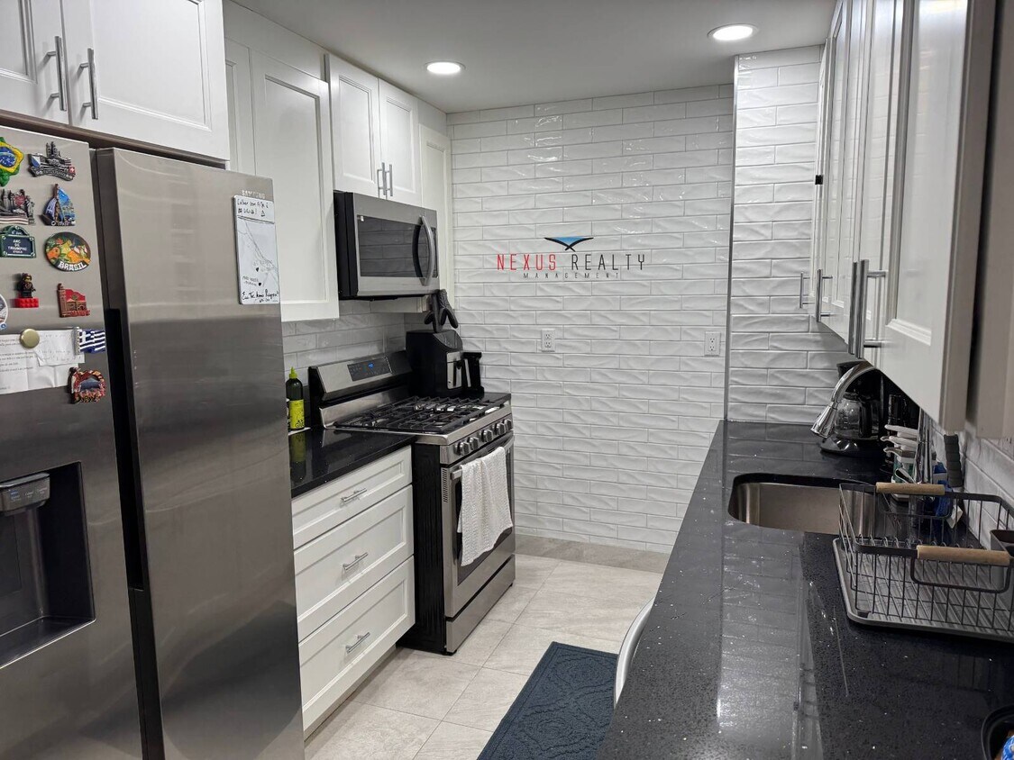 Foto principal - 22-10 47th St