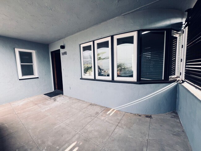 Foto del edificio - 1688 Guy St