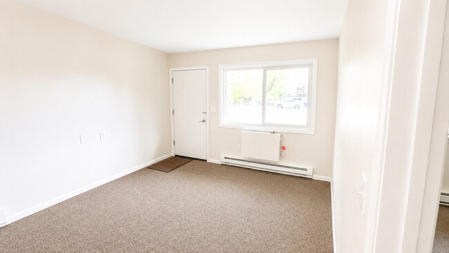 Building Photo - Freedom Ring Apartments