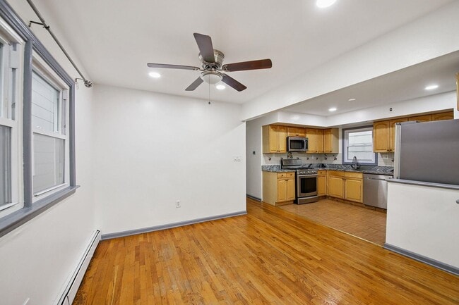 Building Photo - 13 CARLTON Ave